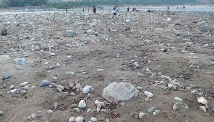 ​সাদাপাথর লুটকারীদের বিরুদ্ধে আইনি ব্যবস্থা নিতে হাইকোর্টে রিট