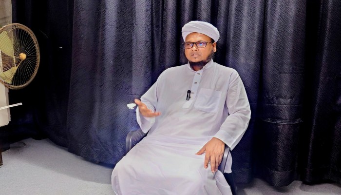 হিজাব ইস্যুতে কঠিন প্রতিবাদ মুফতী শফিউল্লাহ মাক্কীর