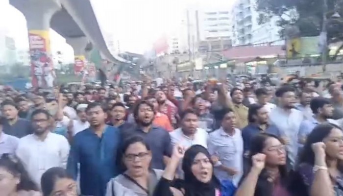 আওয়ামী লীগের বিচারের দাবিতে এনসিপির বিক্ষোভ মিছিল