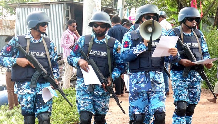 মা ইলিশ রক্ষায় কোস্ট গার্ডের কঠোর নজরদারি