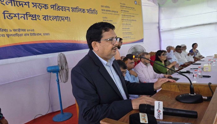 ফুলবাড়িয়ায় বিনা মূল্যে পরিবহন শ্রমিকদের চোখের পরীক্ষা কার্যক্রমের উদ্বোধন