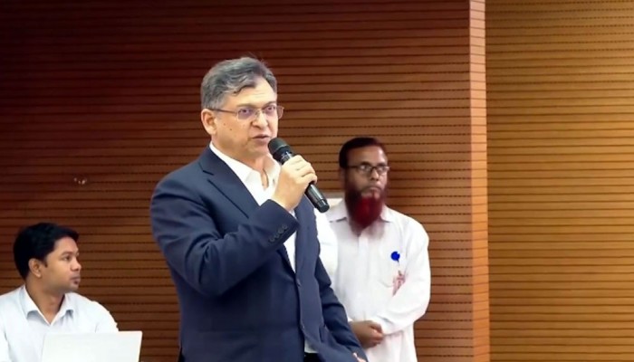 প্রতিরক্ষা বাহিনীগুলোর মধ্যে ভারসাম্য নষ্ট হোক আমরা চাই না: সালাহউদ্দিন