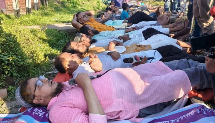 সিলেটে রেললাইনে ব্যতিক্রমী কর্মসূচি