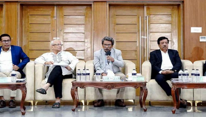 জুলাই সনদ বাস্তবায়নের সুপারিশ নিয়ে যমুনায় ঐকমত্য কমিশনের প্রতিনিধিরা