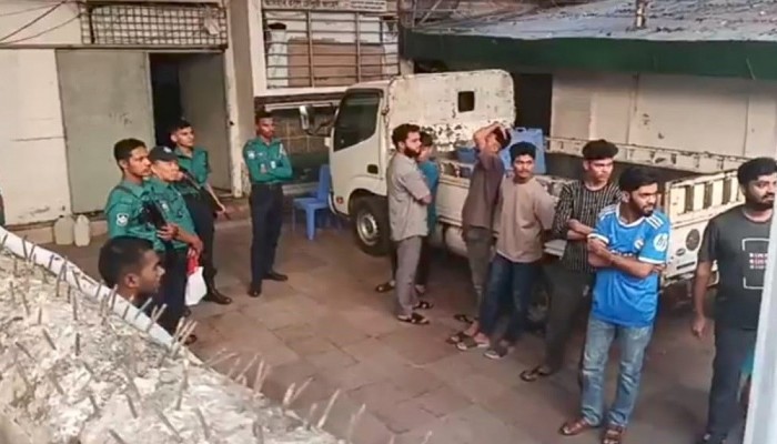 সাবেক শিক্ষামন্ত্রী নওফেলের বাড়িতে তল্লাশি, আটক ৭