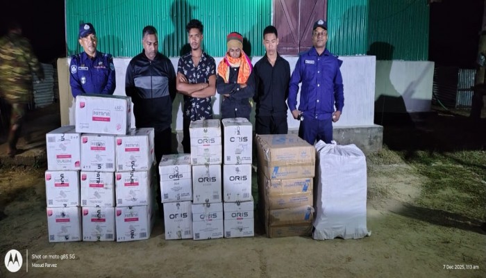 রাজস্থলীতে সাড়ে ২১ লক্ষ টাকা মুল্যের ভারতীয় সিগারেট ও ইউপি সদস্যসহ আটক ৪