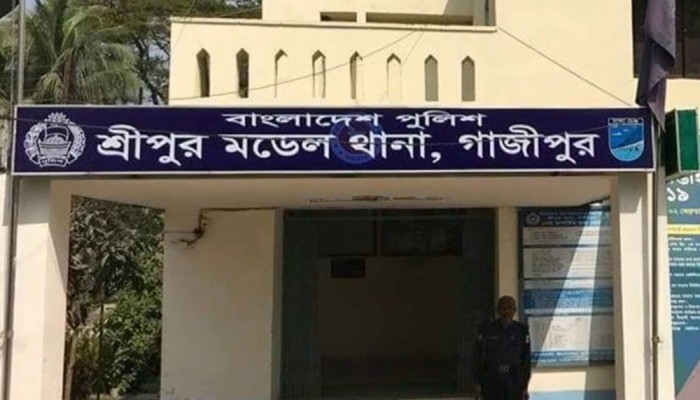 শ্রীপুরে পিকআপ ভ্যান-অটোরিকশার মুখোমুখি সংঘর্ষে নিহত ১ ও আহত ৫