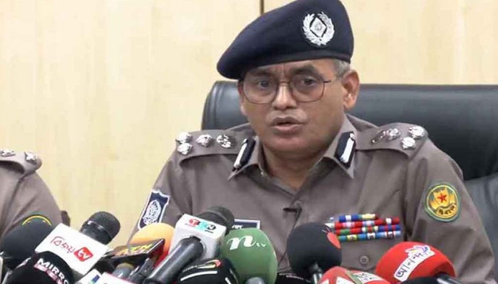 ওসমান হাদির ওপর হামলাকারী দেশেই আছে : ডিএমপি