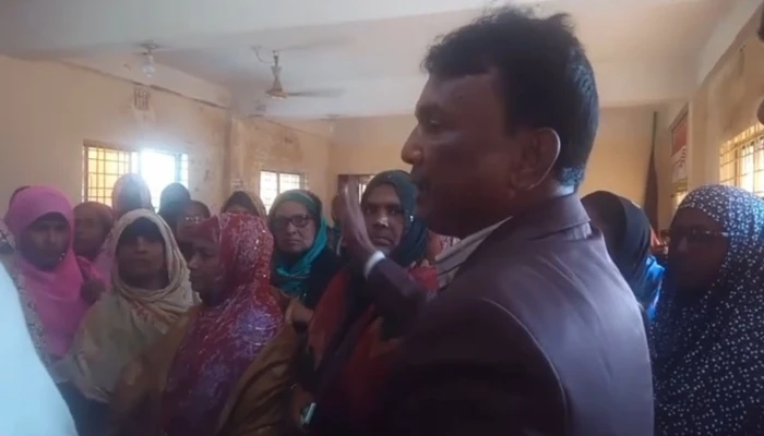 বিজয় র‍্যালিতে নারীদের সাথে টাকা নিয়ে জাপা নেতার তর্ক, ভিডিও ভাইরাল