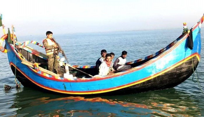 ৯ বাংলাদেশি জেলেকে ধরে নিয়ে গেছে আরাকান আর্মি