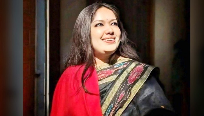 নতুন পথচলায় দোয়া চাইলেন ব্যারিস্টার রুমিন ফারহানা