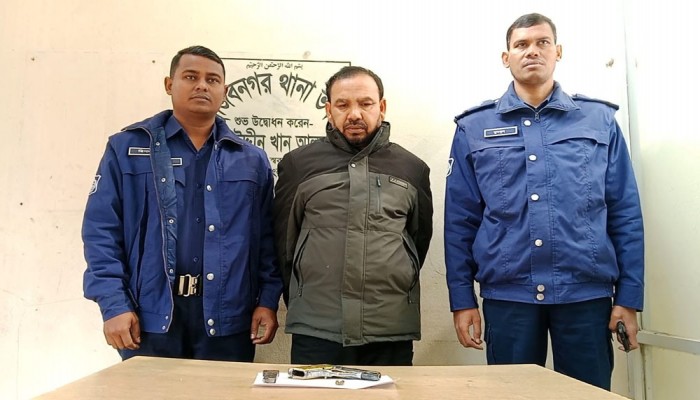 মেহেরপুরে অবৈধ অস্ত্রসহ অনলাইন জুয়ার ‘হোতা’ আটক