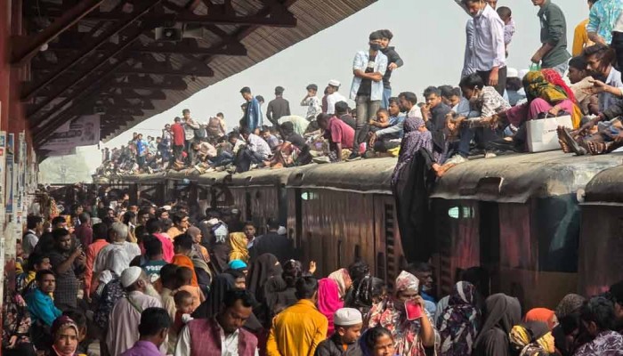 ভোট দিতে ঈদের ছুটির মতোই গ্রামে যাচ্ছে মানুষ