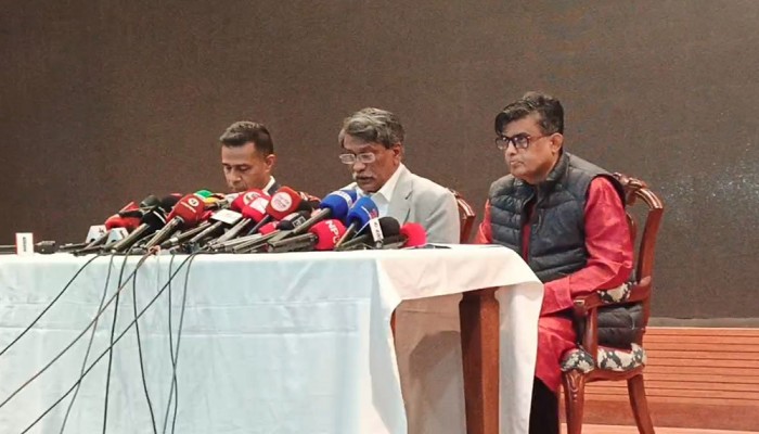 বাংলাদেশের মানুষ আর পুরনো ব্যবস্থায় ফিরতে চান না : আলী রীয়াজ