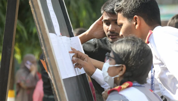 এসএসসির ফল প্রকাশ, কোথাও উচ্ছ্বাস কোথাও হতাশা