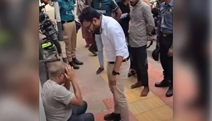 মারধরের ভিডিও ভাইরালের পর যুবক আটক, দাঁড়িয়ে থাকা পুলিশ প্রত্যাহার